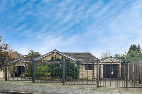 3 bedroom bungalow for sale, St Georges Avenue, Doncaster DN7