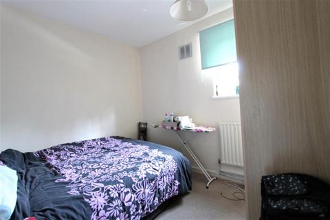 3 bedroom flat for sale, Myrtle Road, London, N13