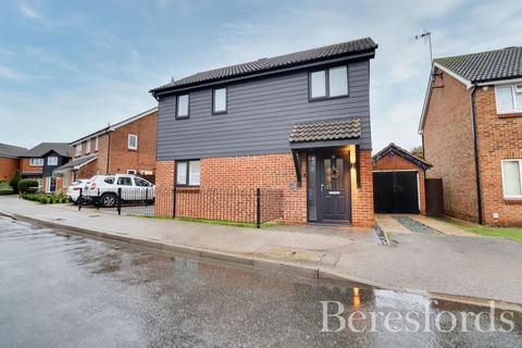 4 bedroom detached house for sale, Coopers Avenue, Heybridge, CM9