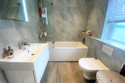 2 bedroom apartment to rent, Blackbrook Lane, Bromley