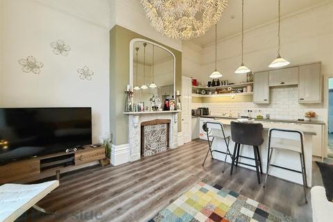 2 bedroom apartment for sale, Pearson Park, Hull HU5