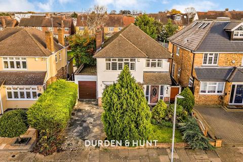 Nelwyn Avenue, Hornchurch, RM11