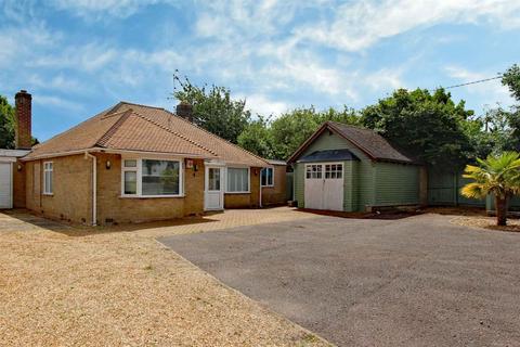 3 bedroom detached bungalow to rent, New Lane, Stibbington