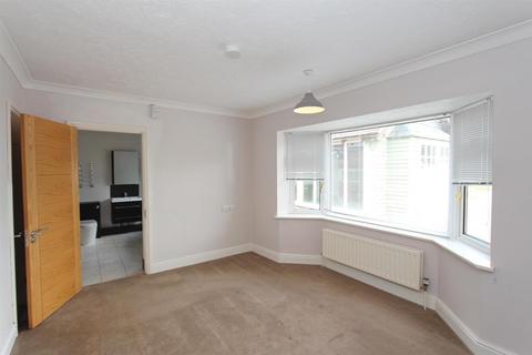 3 bedroom detached bungalow to rent, New Lane, Stibbington