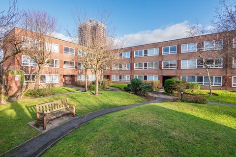 2 bedroom apartment to rent, Elmwood Court, Stretford, Manchester, M32