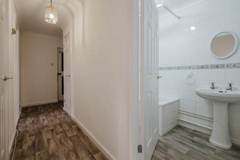 2 bedroom apartment to rent, Elmwood Court, Stretford, Manchester, M32