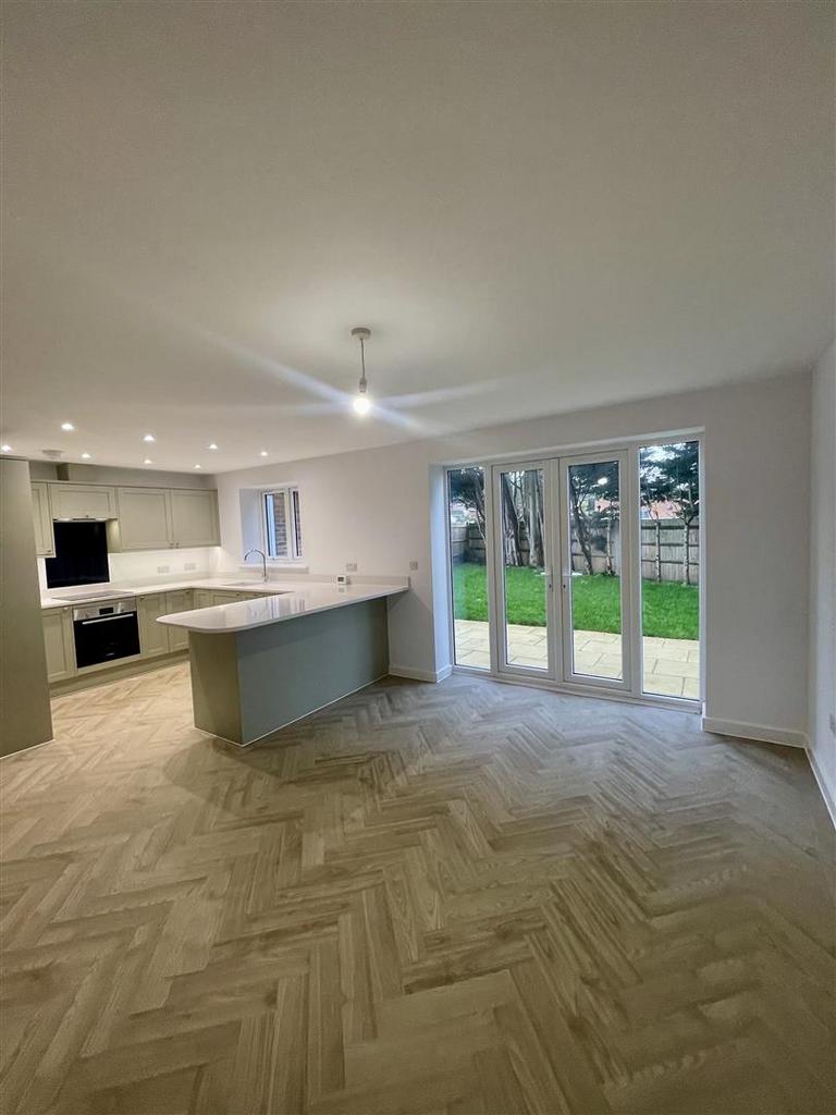 Kitchen/Dining