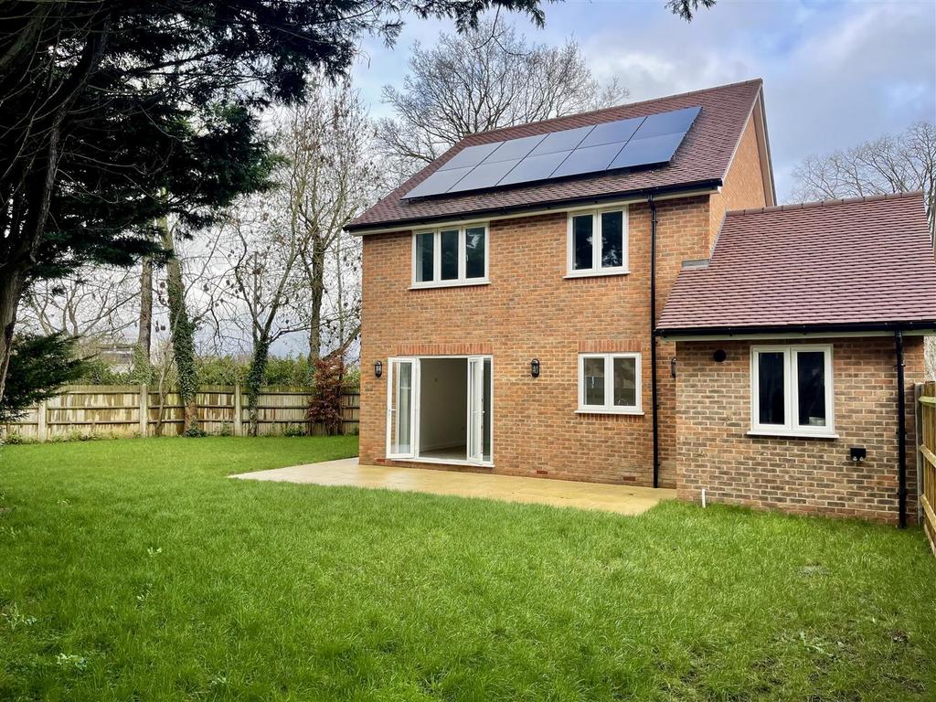 Large Rear Enclosed Garden