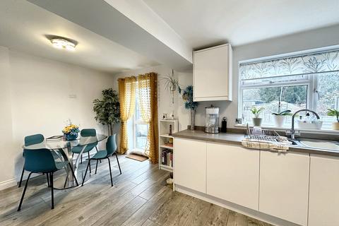 2 bedroom semi-detached house for sale, Hobart Drive, Hythe, SO45