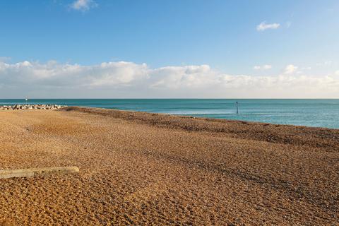 2 bedroom apartment for sale, Court Road, Hythe, CT21