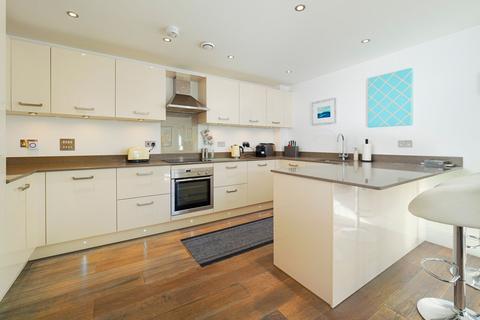 2 bedroom apartment for sale, Court Road, Hythe, CT21