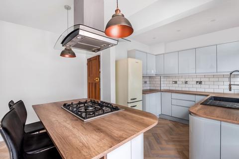 3 bedroom terraced house to rent, Tunnel Avenue London SE10