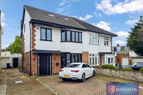 undefined, Chadacre Avenue, Ilford, IG5