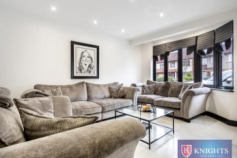 undefined, Chadacre Avenue, Ilford, IG5