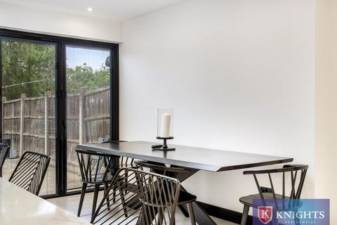 undefined, Chadacre Avenue, Ilford, IG5
