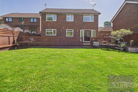 4 bedroom detached house for sale, The Suttons, St. Leonards-On-Sea