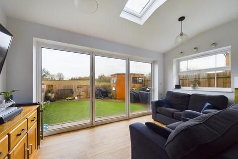 3 bedroom detached house for sale, Puffin Way, Aylesbury HP19