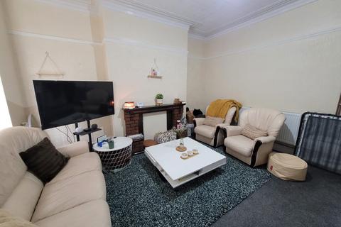 2 bedroom terraced house to rent, St Enochs Road, BD6 3AA