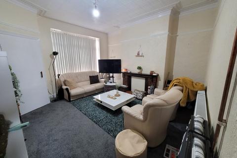 2 bedroom terraced house to rent, St Enochs Road, BD6 3AA