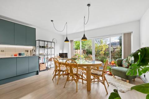 3 bedroom end of terrace house for sale, Ridgemount, Weybridge, KT13