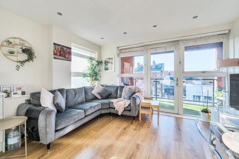 2 bedroom apartment for sale, London Road, Mitcham CR4
