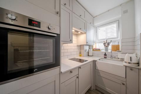 2 bedroom flat for sale, Dorset Road, London SW8