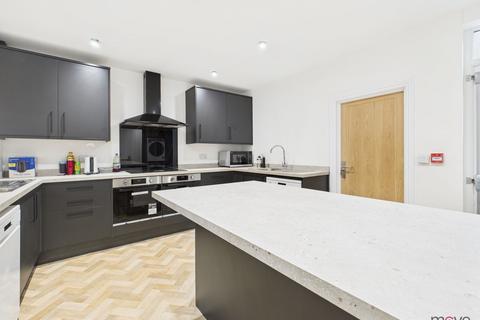 1 bedroom in a house share to rent, 31 Kingsholm Road, Gloucester GL1