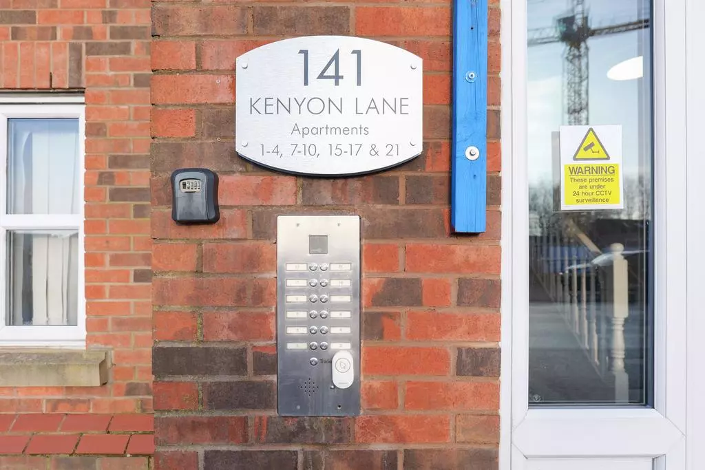 Kenyon Lane, Manchester M40 2 bed flat for sale - £95,000