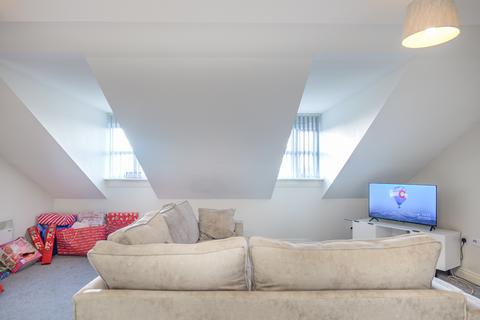2 bedroom flat for sale, Kenyon Lane, Manchester M40