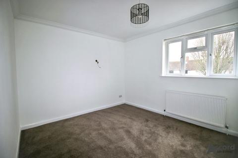 undefined, Cricklade Avenue, Romford, RM3
