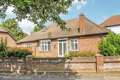 4 bedroom chalet for sale - Corbets Tey Road, Upminster