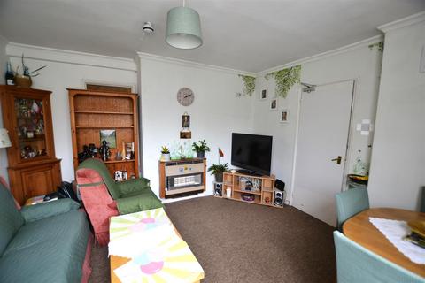 3 bedroom maisonette for sale, Breaks Road, Hatfield