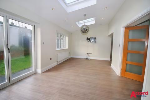 4 bedroom property to rent, Quennell Way, Hutton, CM13