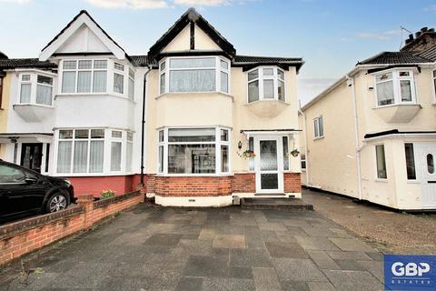 3 bedroom semi-detached house to rent - Carlton Road, Romford, RM2