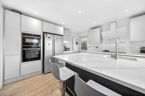 3 bedroom end of terrace house for sale, Elmwood Avenue, Borehamwood WD6