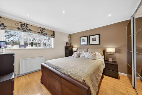 3 bedroom end of terrace house for sale, Elmwood Avenue, Borehamwood WD6