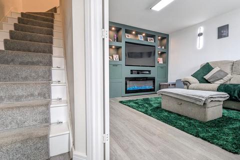 3 bedroom semi-detached house for sale, Cortland Way, Stourport-On-Severn DY13