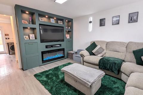 3 bedroom semi-detached house for sale, Cortland Way, Stourport-On-Severn DY13