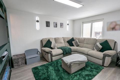 3 bedroom semi-detached house for sale, Cortland Way, Stourport-On-Severn DY13