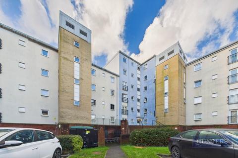 2 bedroom flat to rent, White Star Place, Southampton
