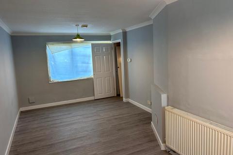 2 bedroom terraced house to rent, The Willows, Stevenage, SG2