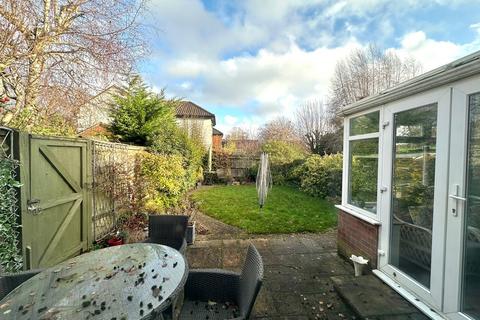 3 bedroom semi-detached house for sale, Dinmore, Bovingdon HP3