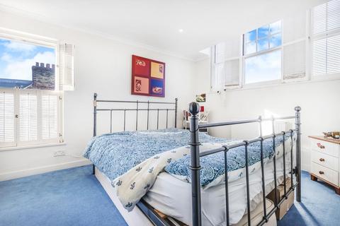 2 bedroom flat to rent, Felsham Road, Putney SW15