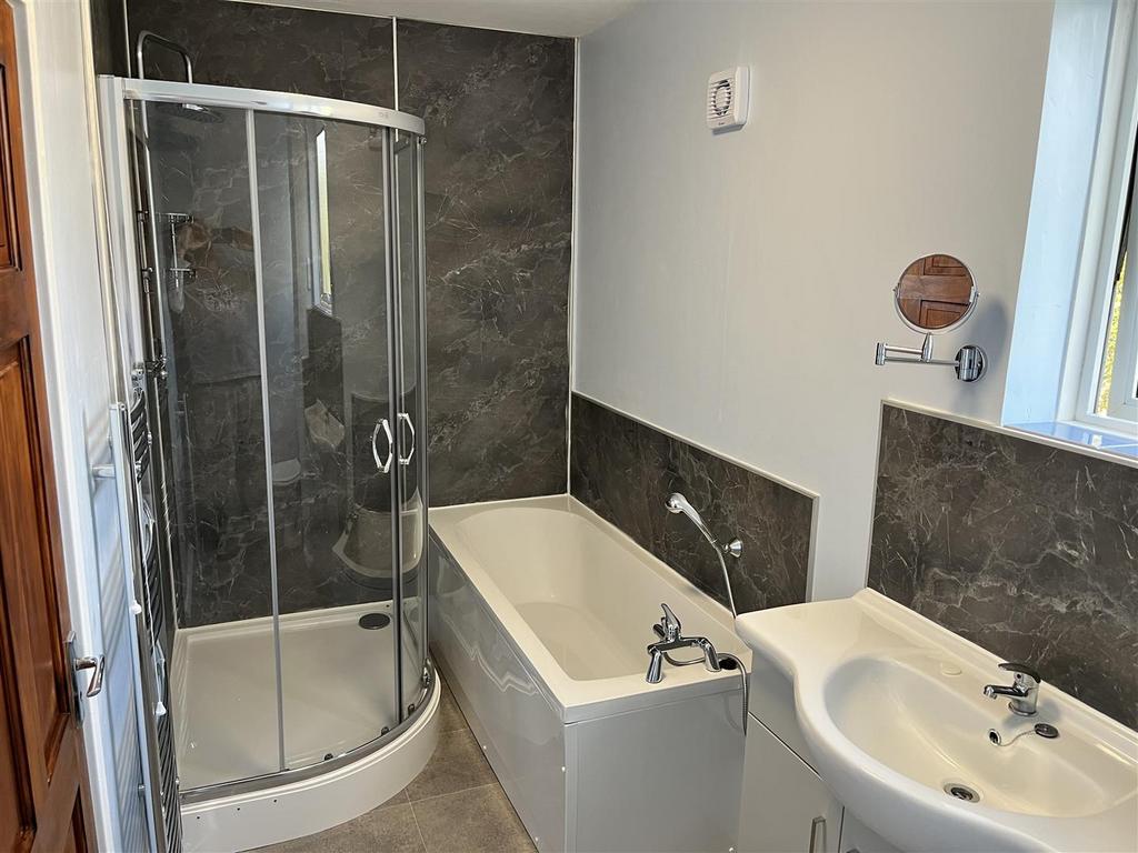 Bathroom.JPG