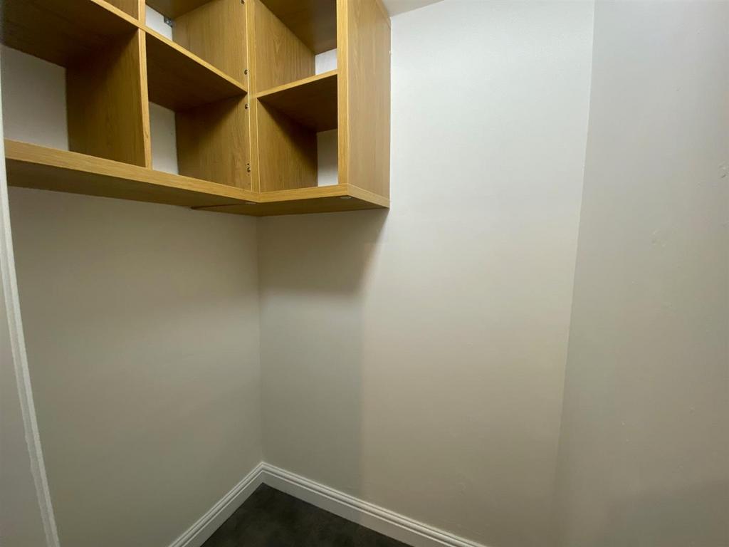 ROOM.jpg