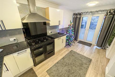 3 bedroom end of terrace house for sale, Greenland Walk, Corby NN18