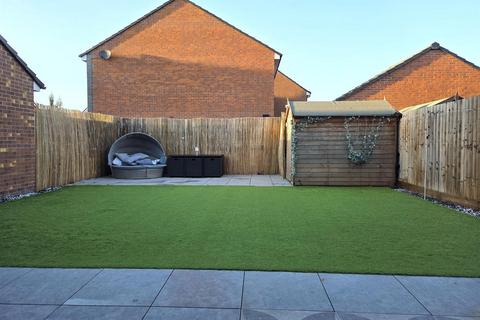 3 bedroom semi-detached house for sale, Cortland Way, Stourport-On-Severn