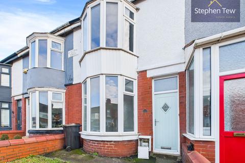 3 bedroom terraced house to rent, Layton Road, Blackpool, FY3