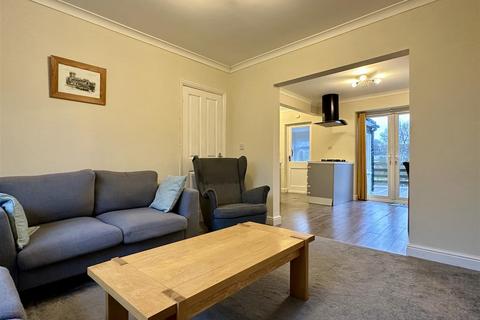 3 bedroom semi-detached house to rent, Lakeside, Bakewell