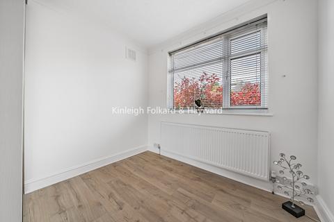 3 bedroom bungalow to rent, Ruskin Drive, Orpington, Kent, BR6